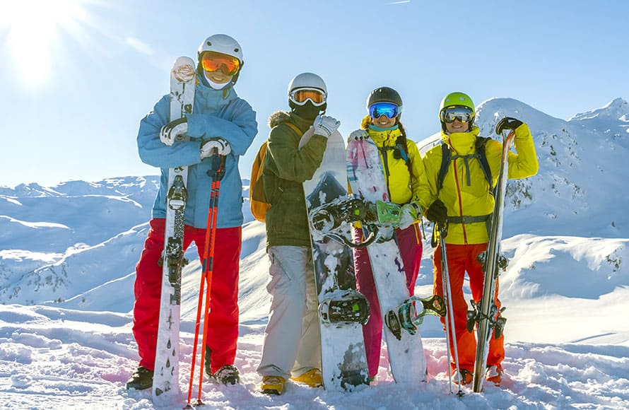 蔵王連峰を見渡す絶景の大パノラマ！蔵王温泉のスキー場へ